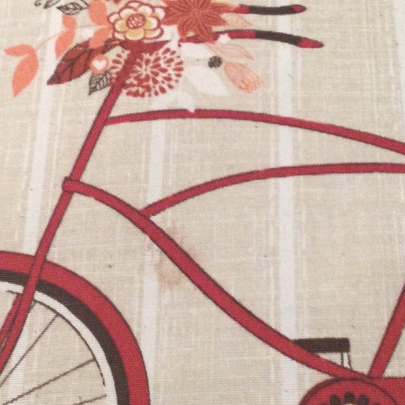 Bicycle accent pillow, 18x18. - Picture 5 of 6